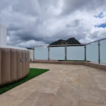 La Abuela Roja